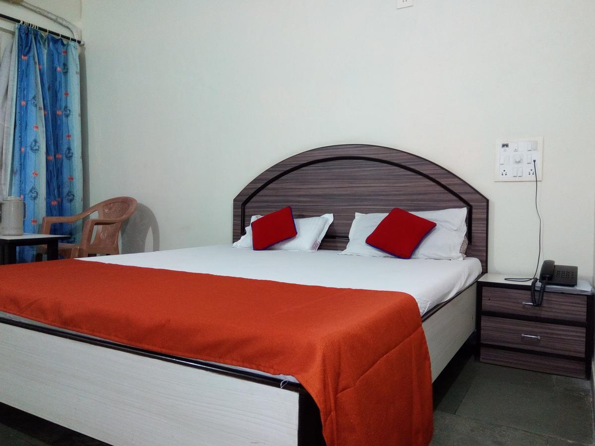 Hotel Guruji Alībāg Extérieur photo